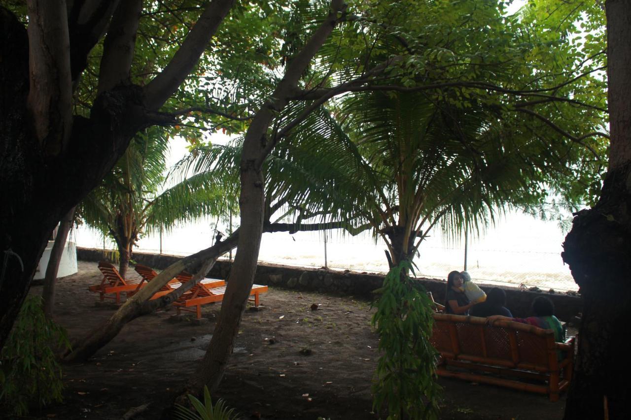 Fx72 Beach Resort Maumere Exterior photo