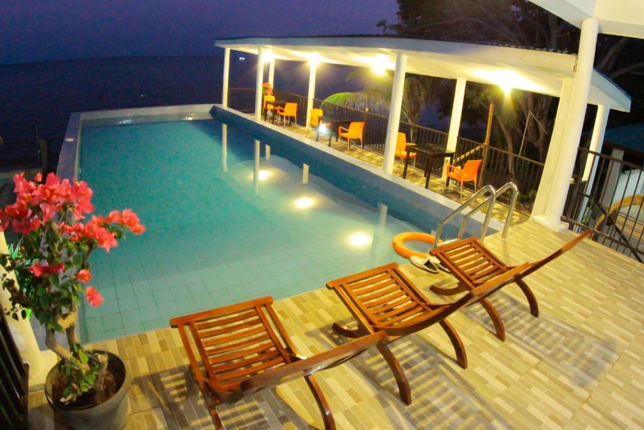 Fx72 Beach Resort Maumere Exterior photo