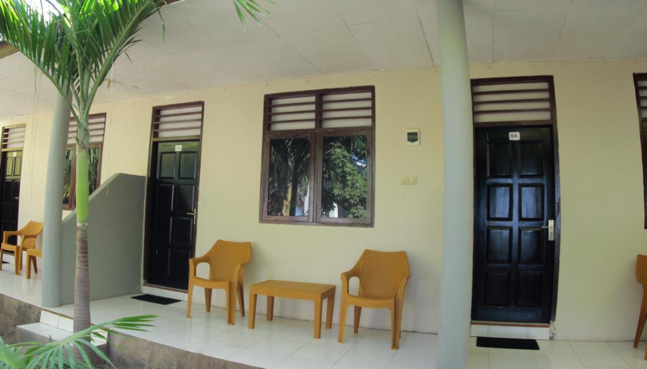 Fx72 Beach Resort Maumere Exterior photo
