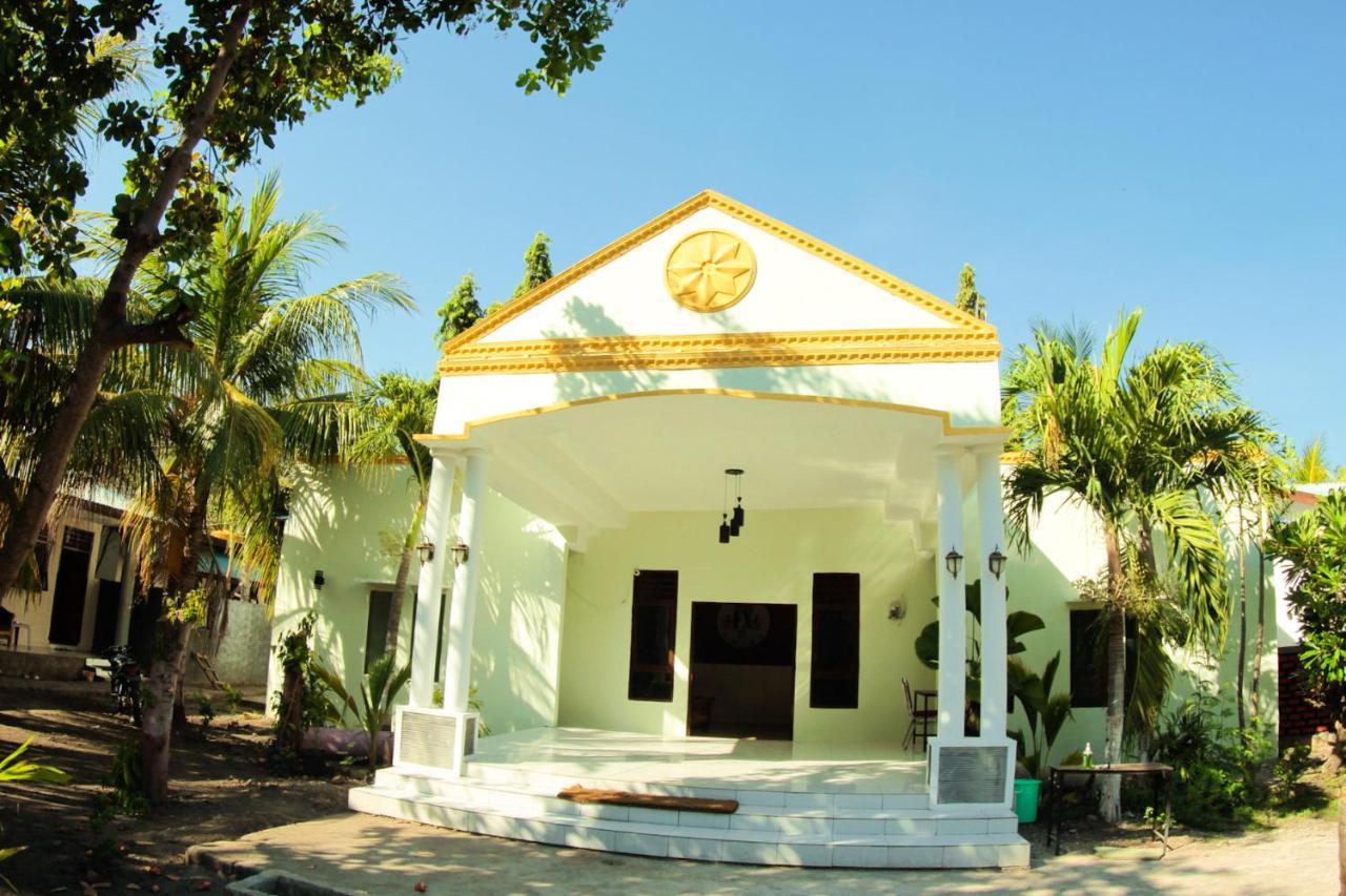 Fx72 Beach Resort Maumere Exterior photo