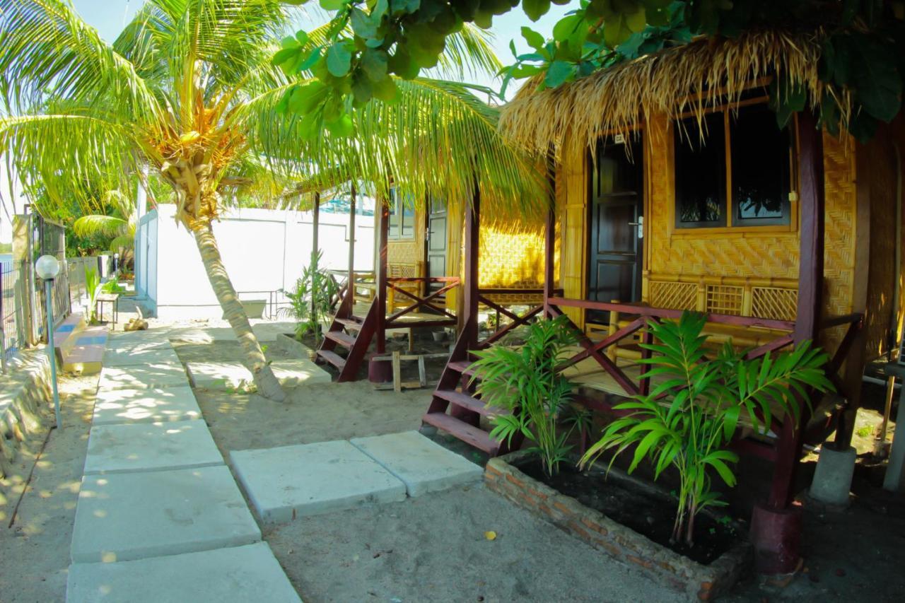 Fx72 Beach Resort Maumere Exterior photo