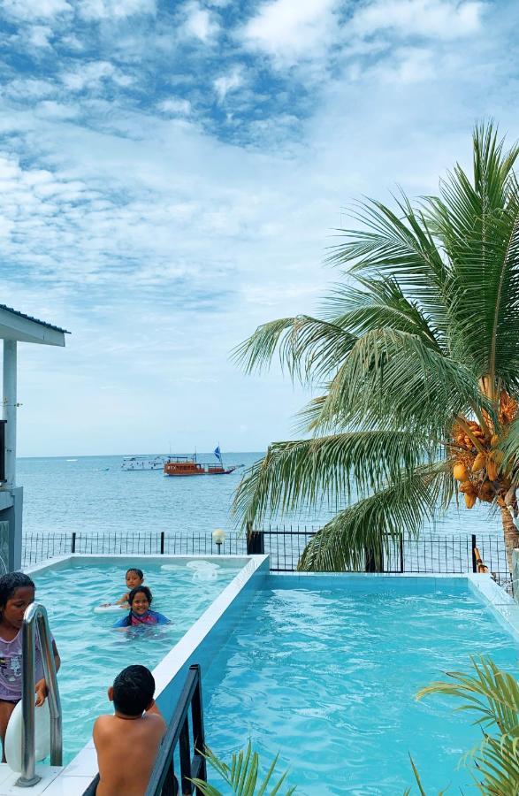 Fx72 Beach Resort Maumere Exterior photo
