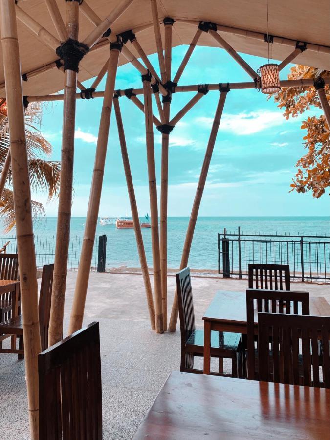 Fx72 Beach Resort Maumere Exterior photo